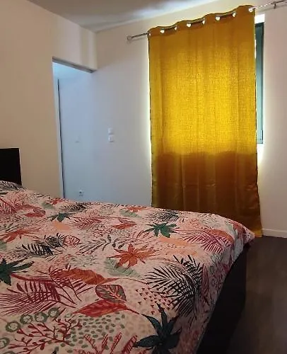 Grand 2 Avec Terrasse Μπορντό